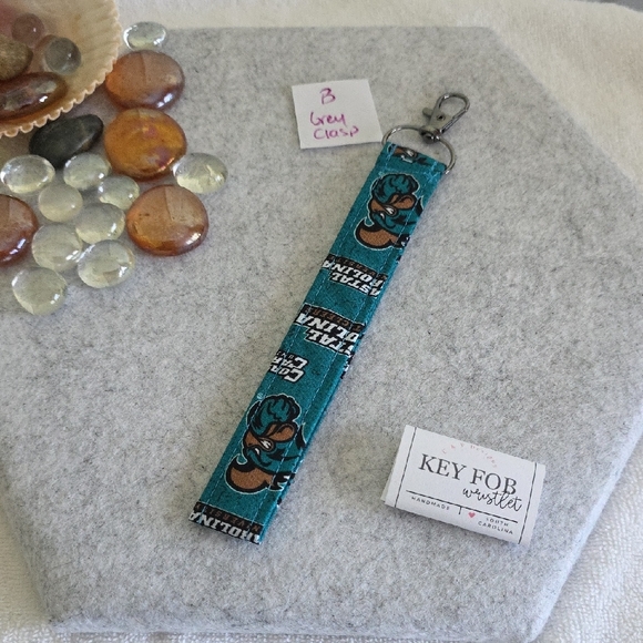 Teal keychain lanyard featuring Coastal Carolina design - Picture 5 of 11